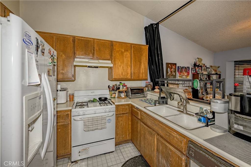 Sylmar, CA 91342,11350 Foothill BLVD #19
