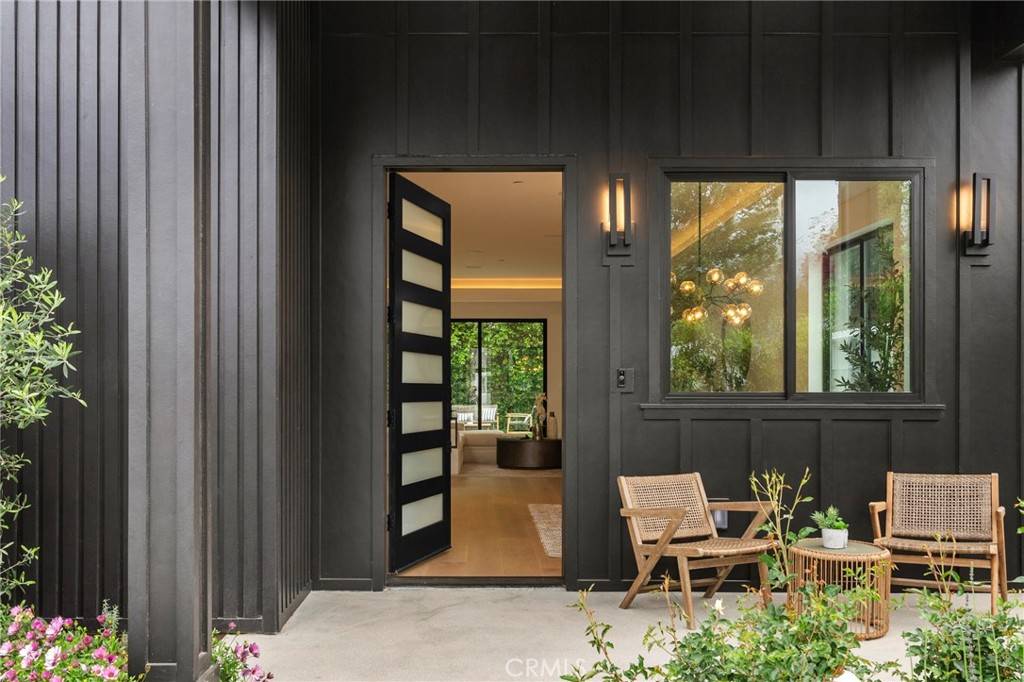 Encino, CA 91316,5741 Newcastle AVE