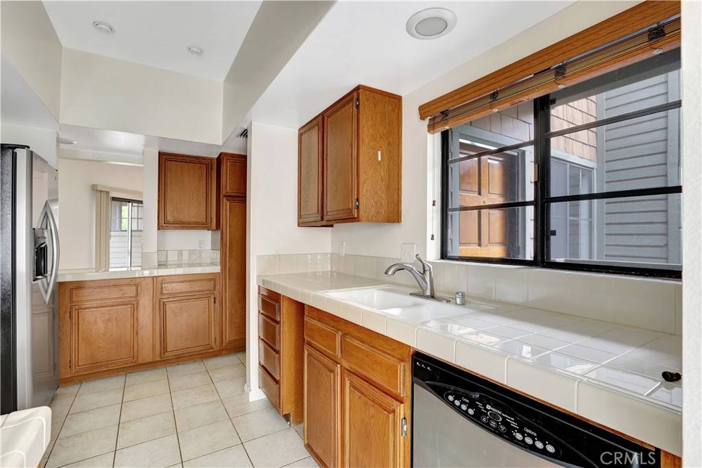 Glendale, CA 91202,1313 Valley View RD #206
