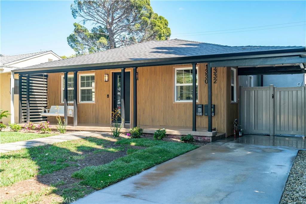 Burbank, CA 91506,1330 1332 N Lincoln ST