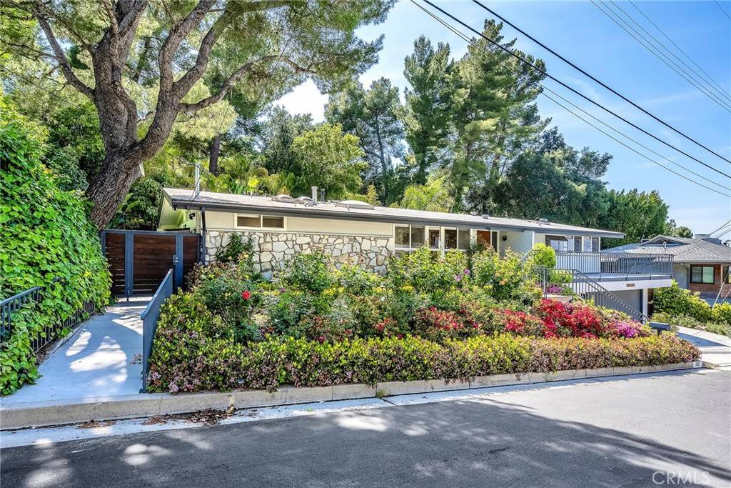 Sherman Oaks, CA 91403,3521 Stonewood Drive