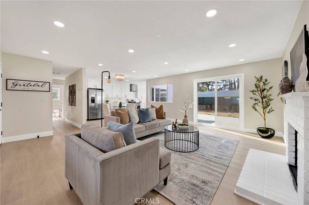 North Hollywood, CA 91605,8213 Ethel AVE