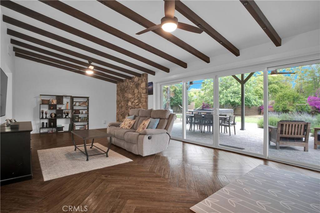 Woodland Hills, CA 91367,22431 Miranda ST