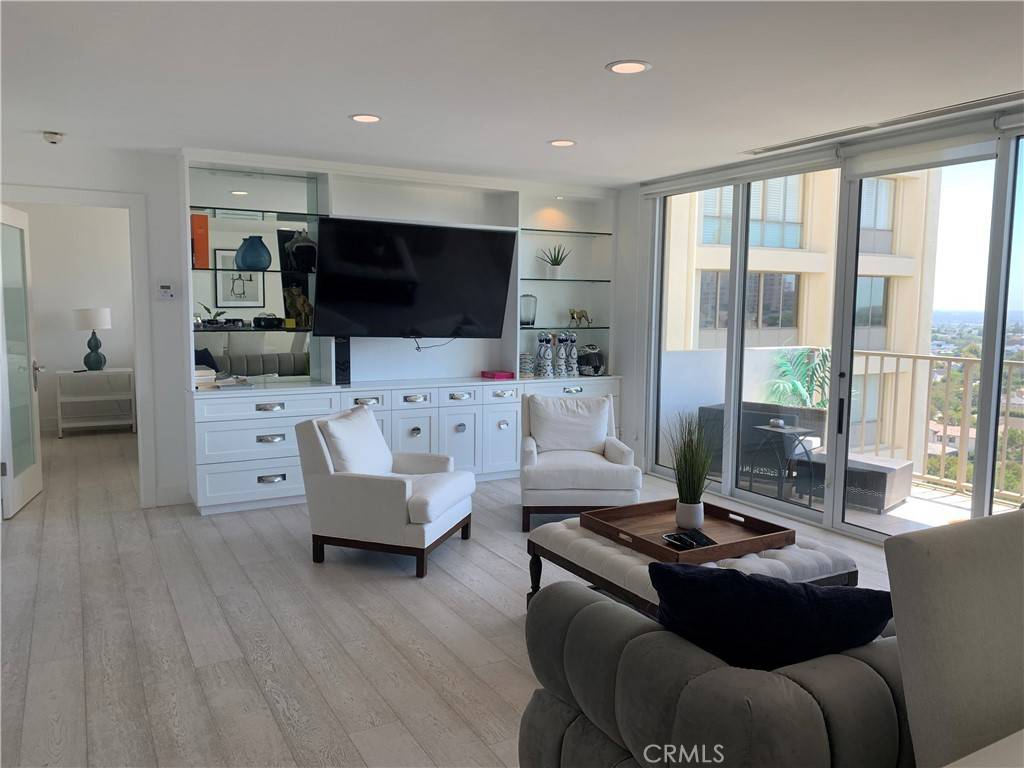 Los Angeles, CA 90067,2160 Century Park East E #1107
