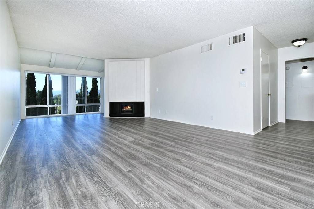 Sherman Oaks, CA 91607,12830 Burbank BLVD #301