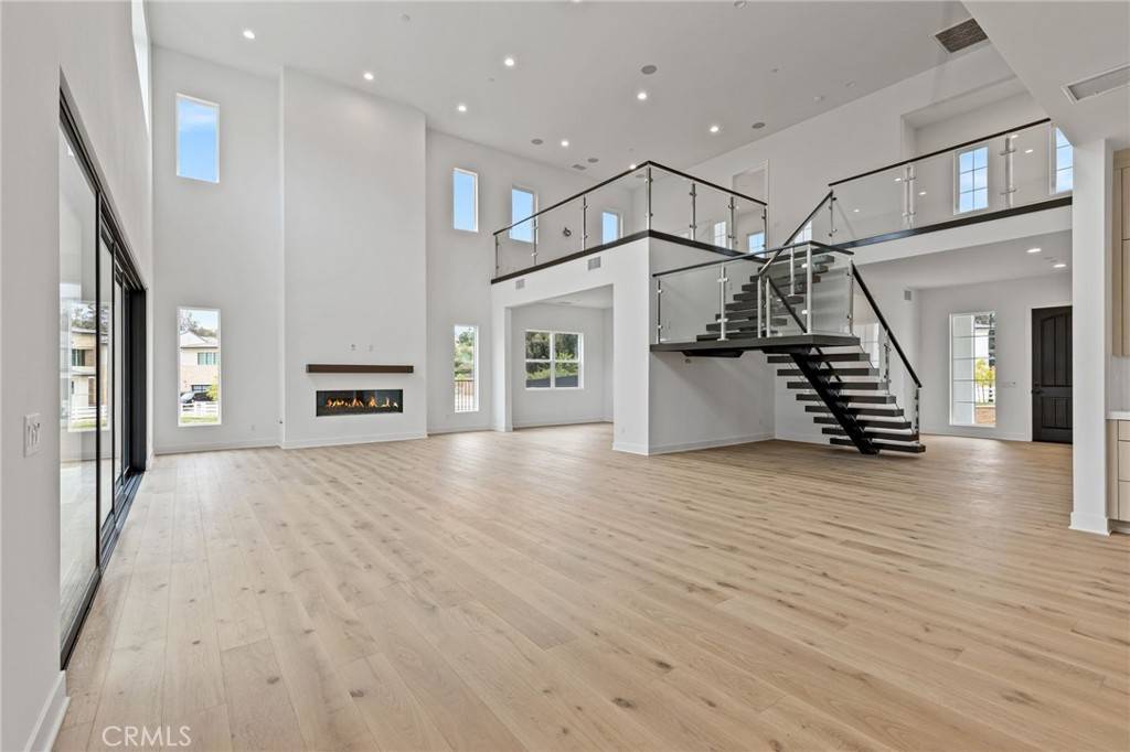 Chatsworth, CA 91311,11091 Woodcrest CT
