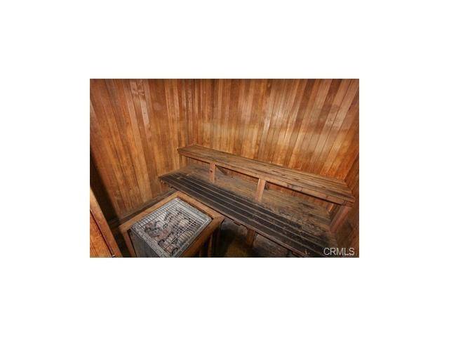 Woodland Hills, CA 91367,5510 Owensmouth AVE #120