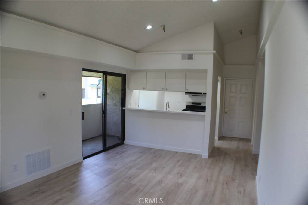 Lancaster, CA 93535,44406 15th ST E #13