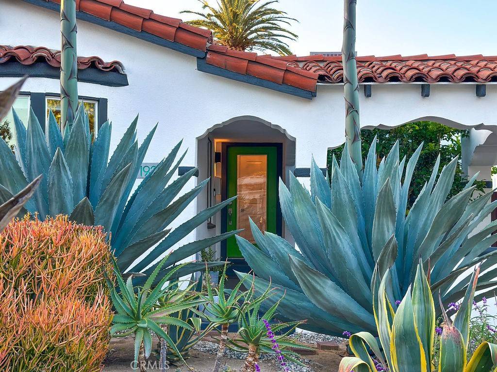 Los Angeles, CA 90047,1927 W 84th PL