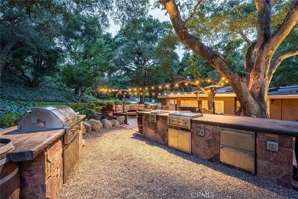 Newhall, CA 91321,24208 Heritage LN