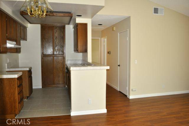 Inglewood, CA 90305,3863 Thorncroft LN #P