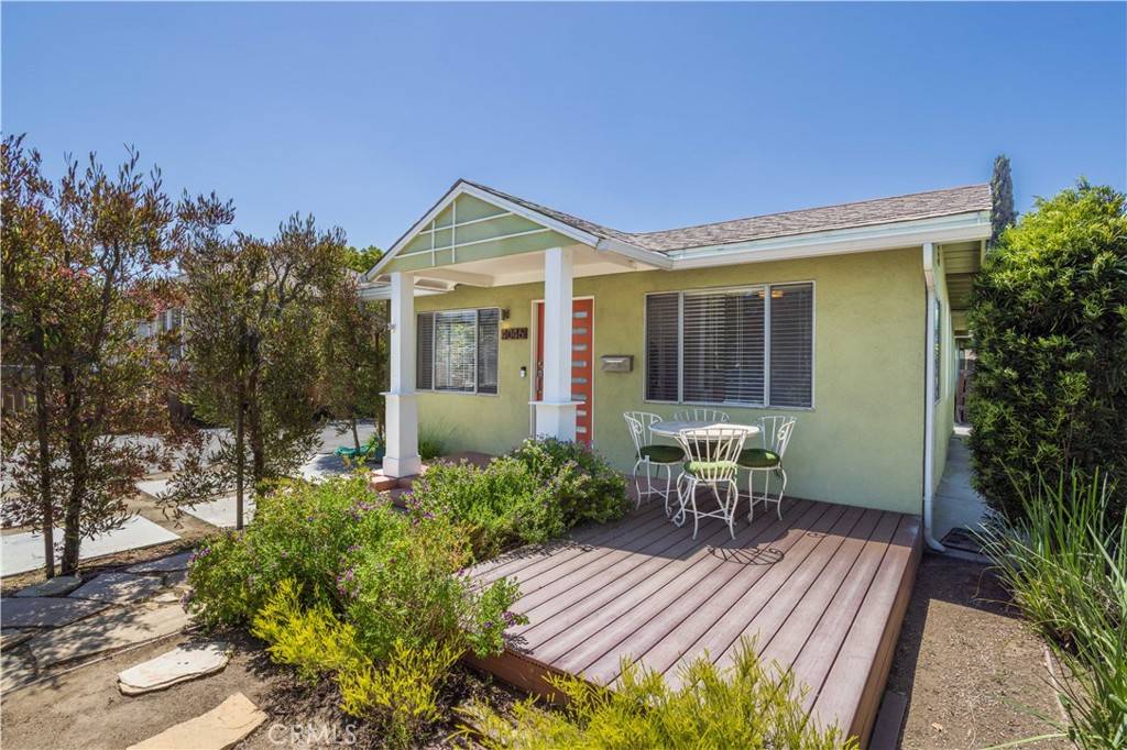 Los Angeles, CA 90039,4046 Baywood ST