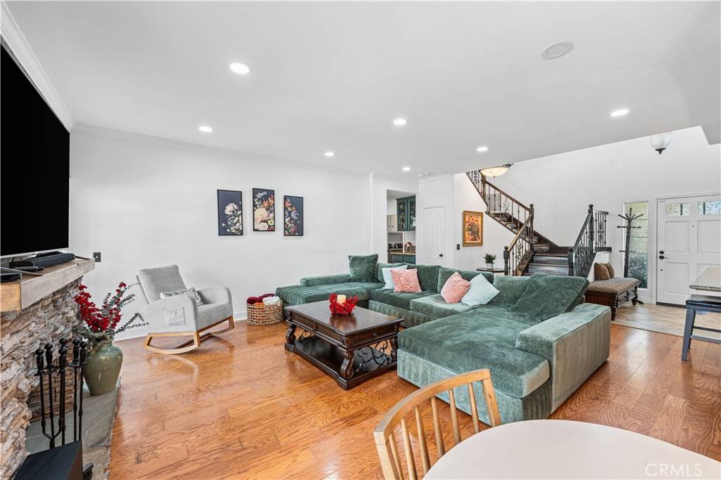 Saugus, CA 91350,28314 Easton LN