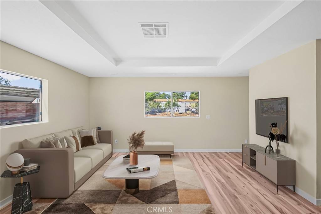 Phelan, CA 92371,5185 Amador RD
