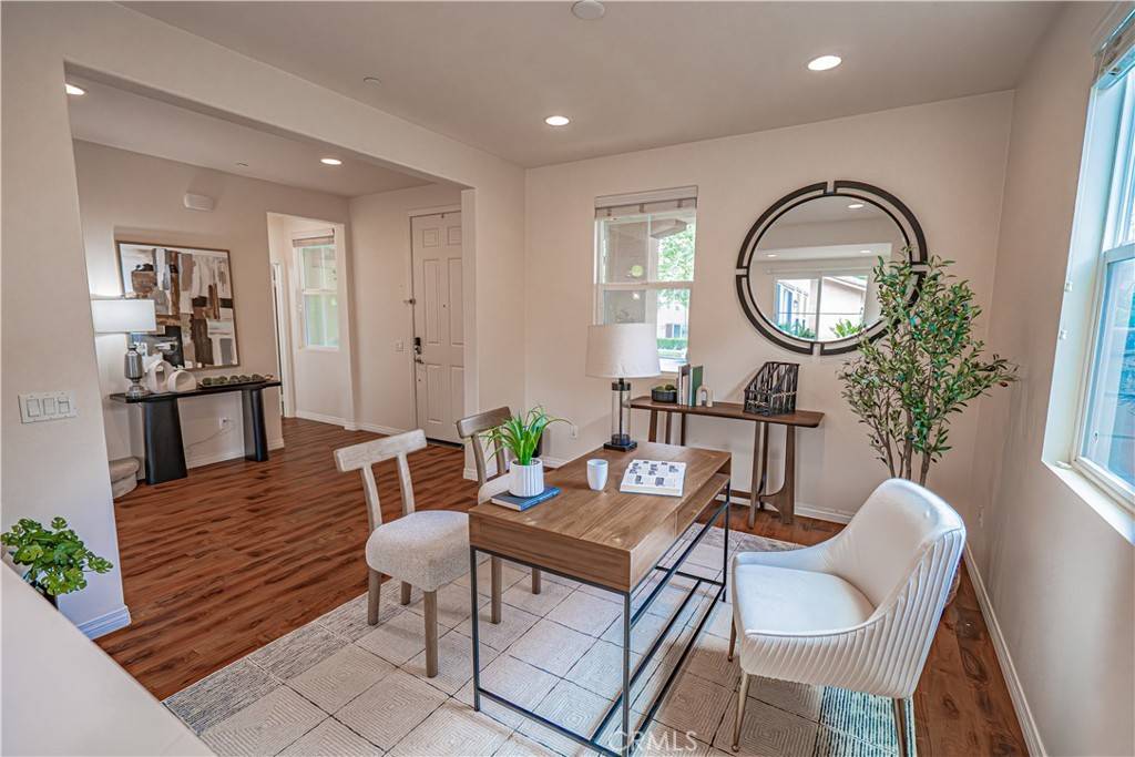 Valencia, CA 91354,28353 Vista Del Rio DR