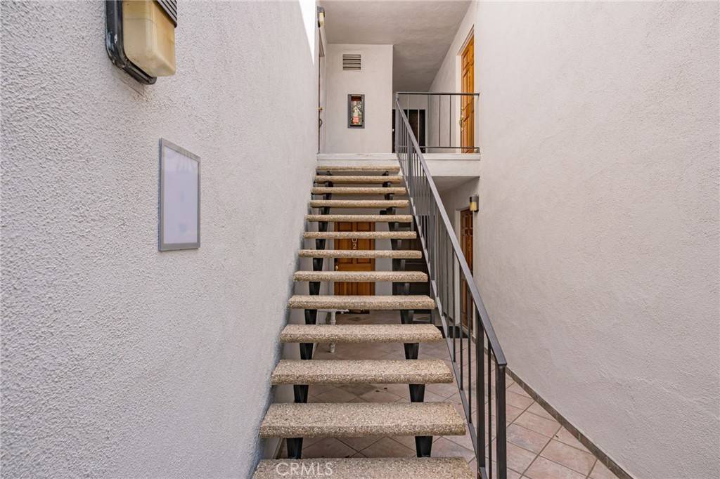 Tarzana, CA 91356,18645 Hatteras ST #203