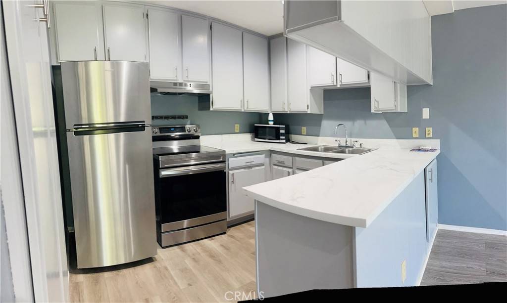 Canoga Park, CA 91303,6815 Remmet AVE #219