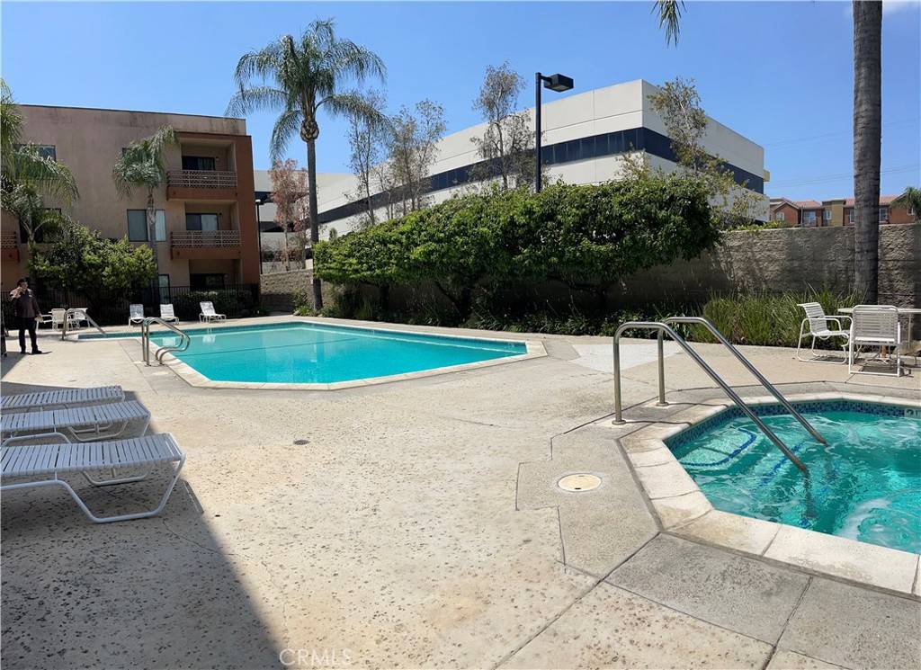 Canoga Park, CA 91303,6815 Remmet AVE #219