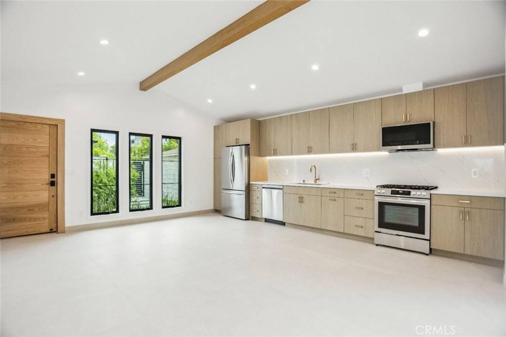 Valley Village, CA 91607,5443 Simpson
