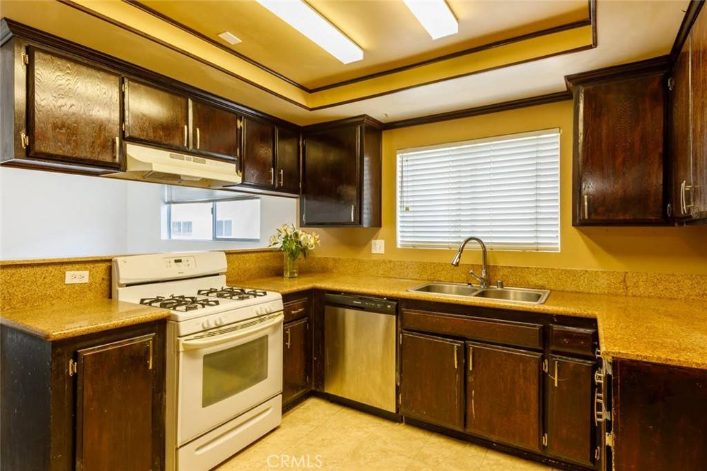 Tarzana, CA 91356,18550 Hatteras ST #7