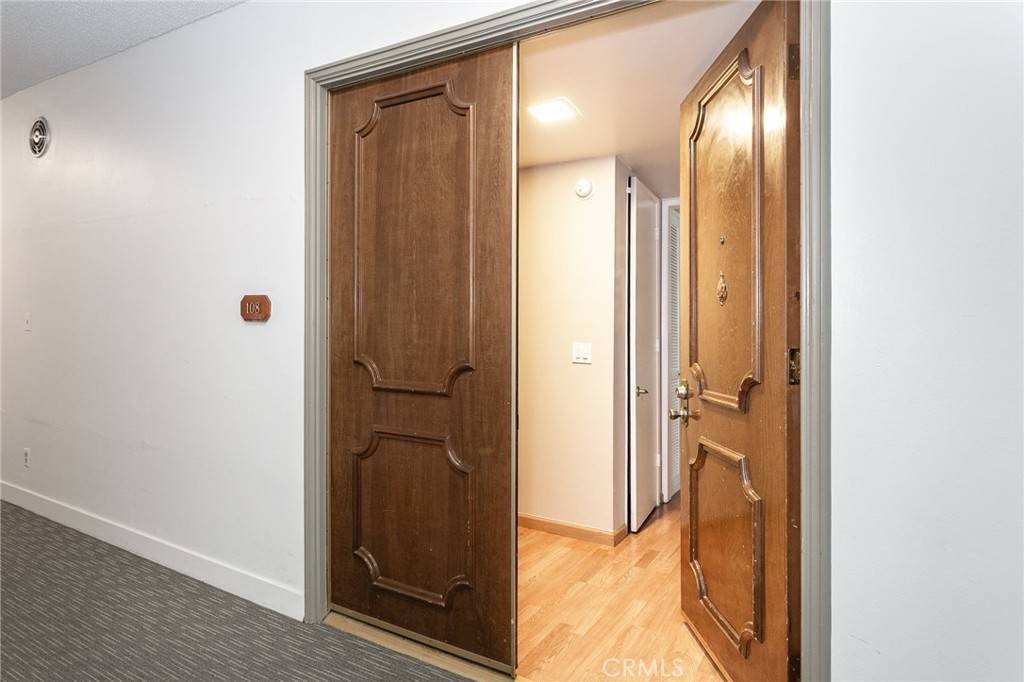 17711 Margate ST #108, Encino, CA 91316
