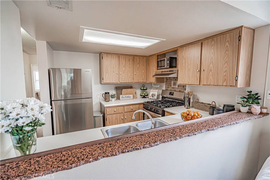 Canyon Country, CA 91351,18209 Sierra #45