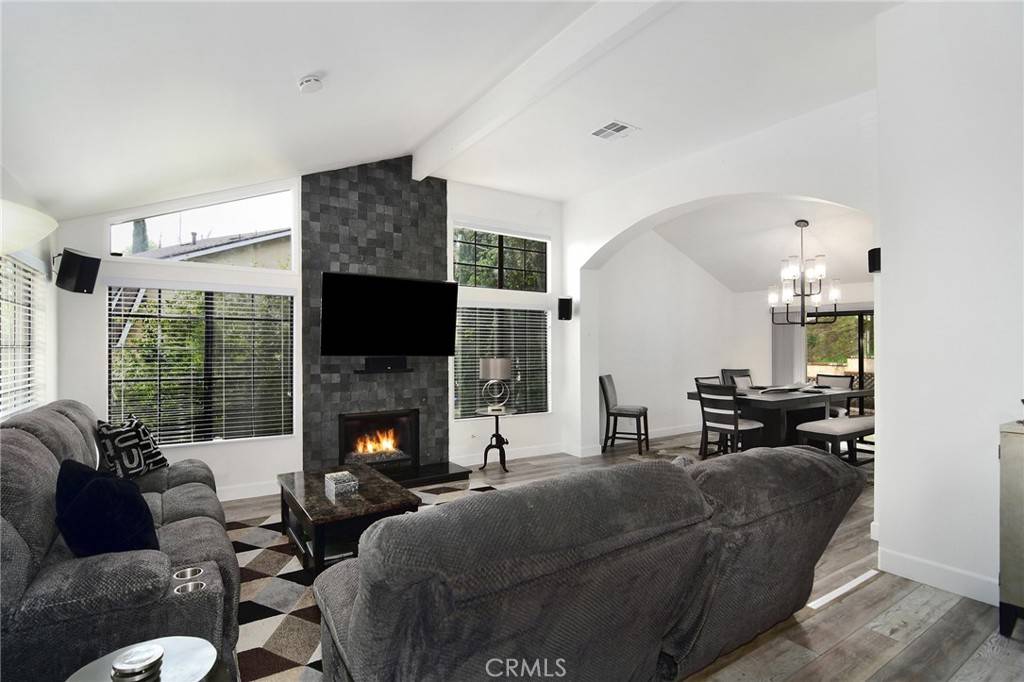 6711 Corie LN, West Hills, CA 91307