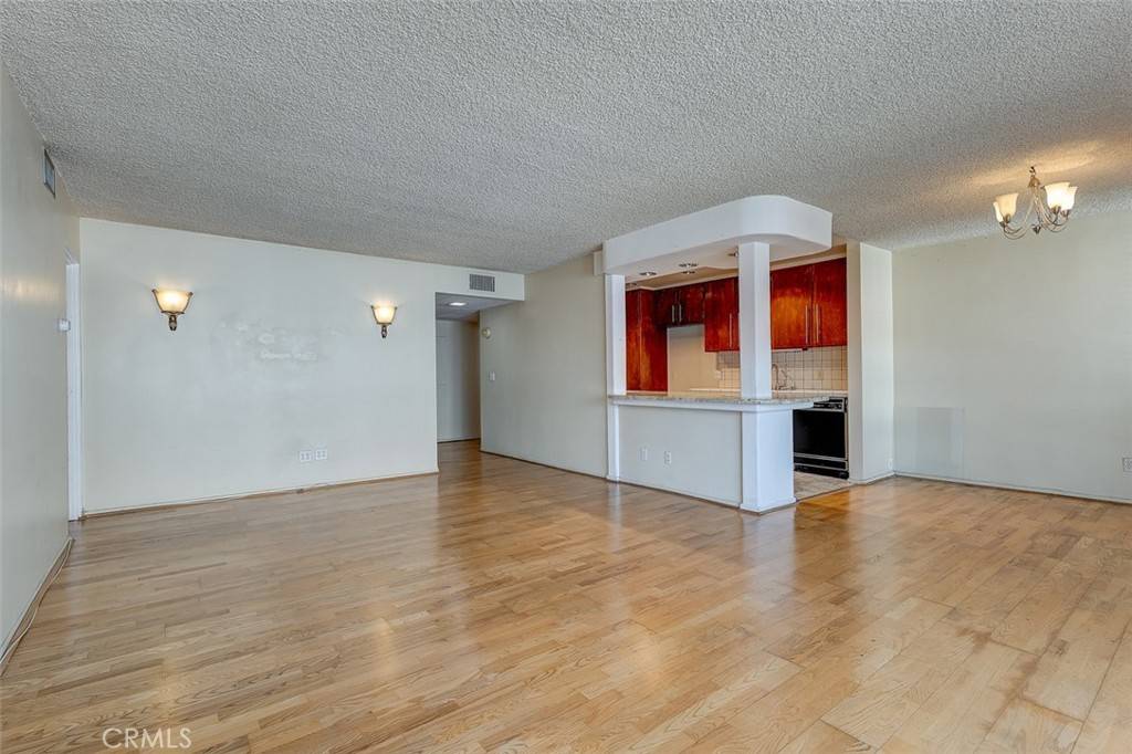 Encino, CA 91316,5454 Zelzah AVE #215