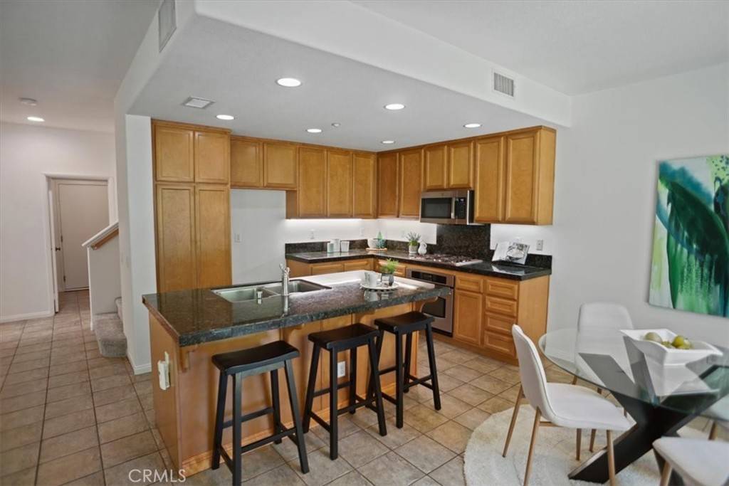 Valencia, CA 91381,27045 Fairway LN