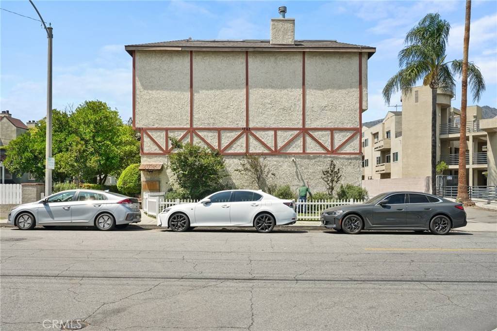 1737 Peyton AVE #E, Burbank, CA 91504