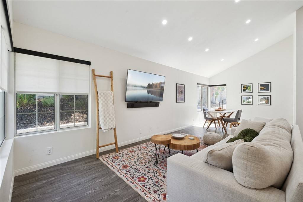 Canyon Country, CA 91387,28034 Parkridge LN