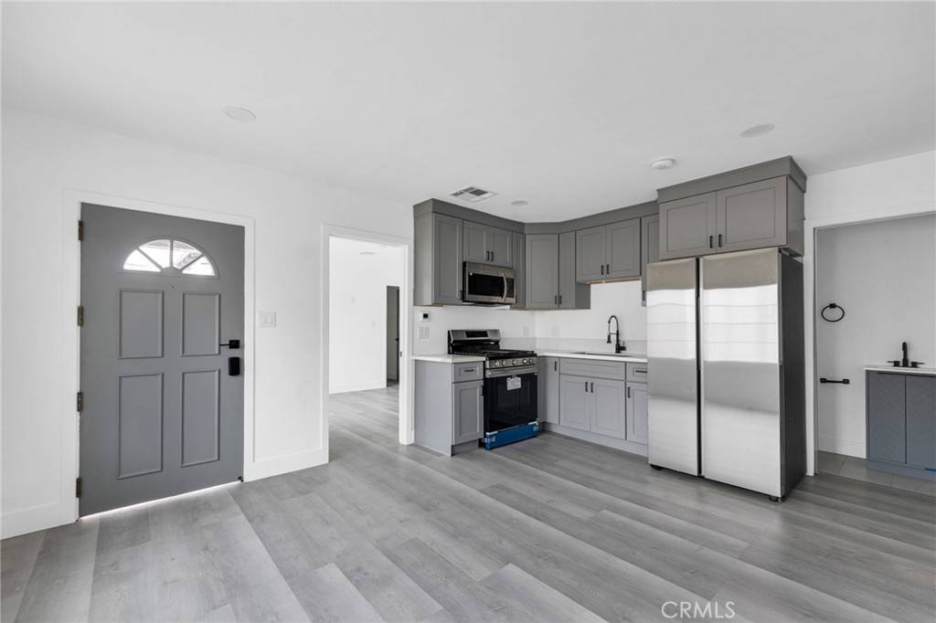 Inglewood, CA 90304,10527 Burin Ave
