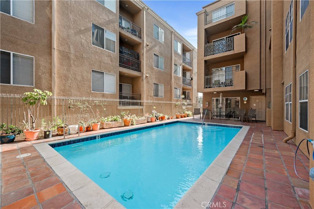 Sherman Oaks, CA 91423,4259 Fulton AVE #103