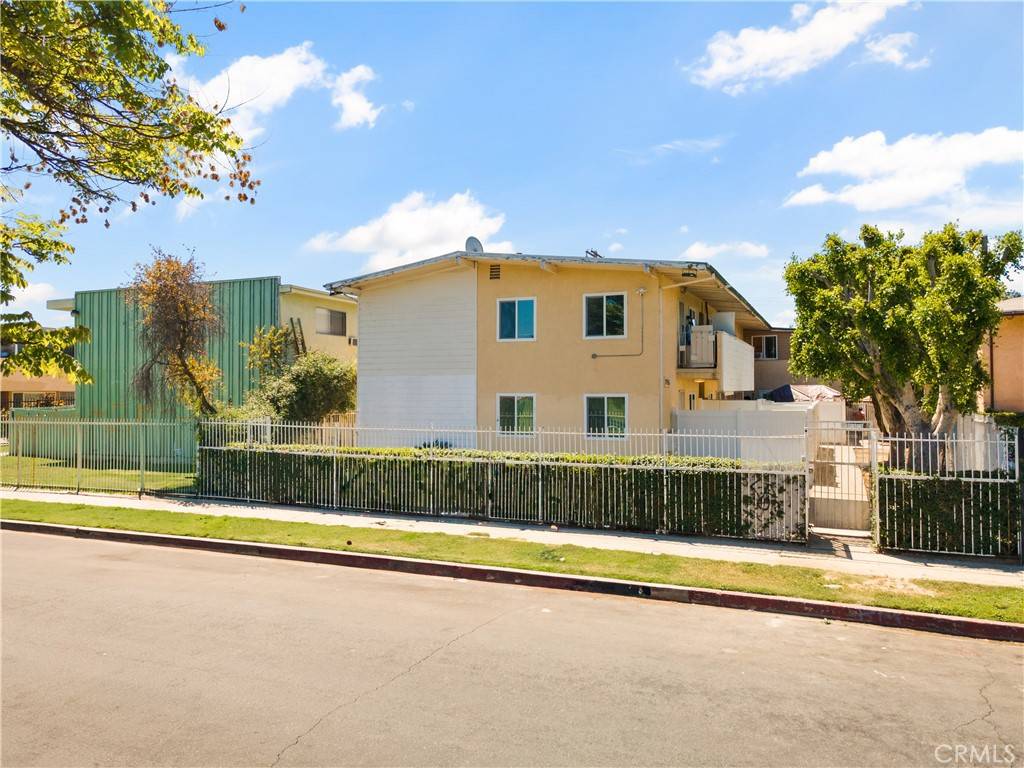 Northridge, CA 91325,17956 Schoenborn ST