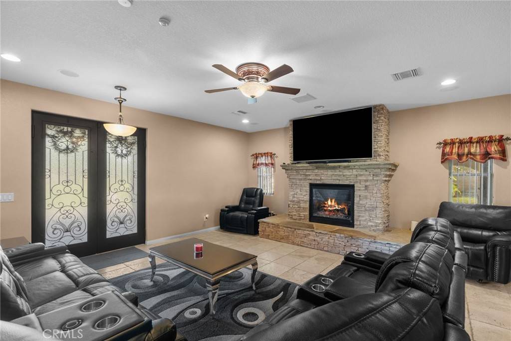 Palmdale, CA 93551,40139 15 ST W