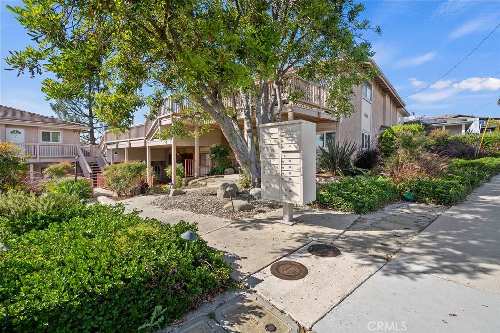 1745 Los Feliz DR #2, Thousand Oaks, CA 91362
