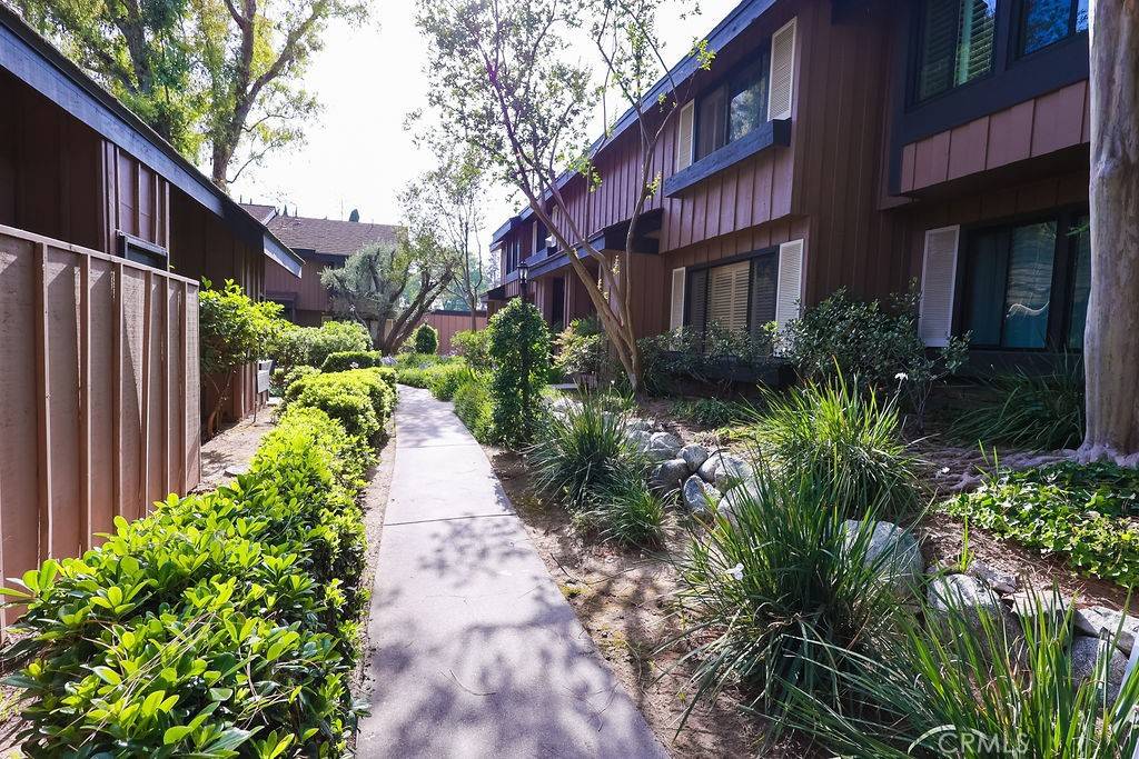 9749 Reseda BLVD #13, Northridge, CA 91324