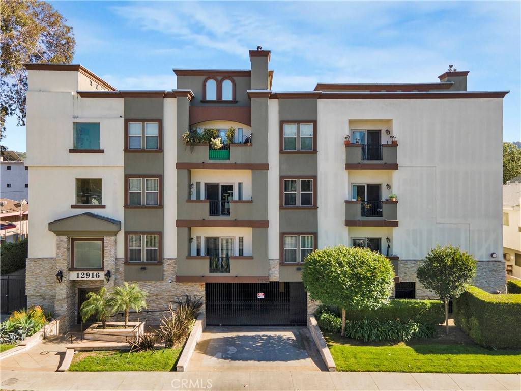 12916 MOORPARK ST #203, Studio City, CA 91406