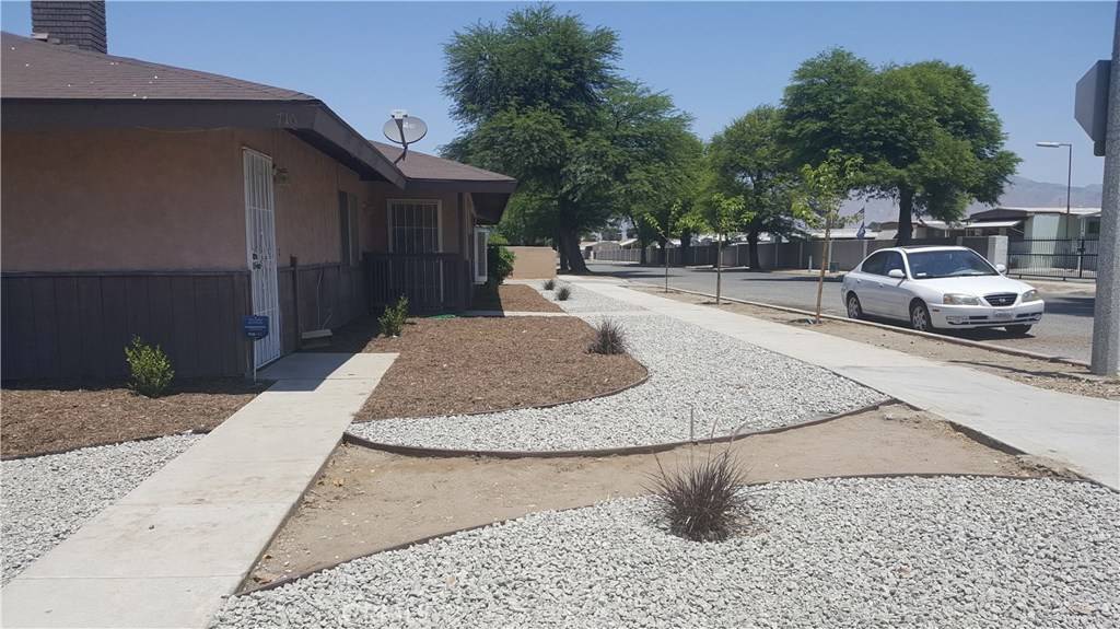 716 W Devonshire AVE, Hemet, CA 92543