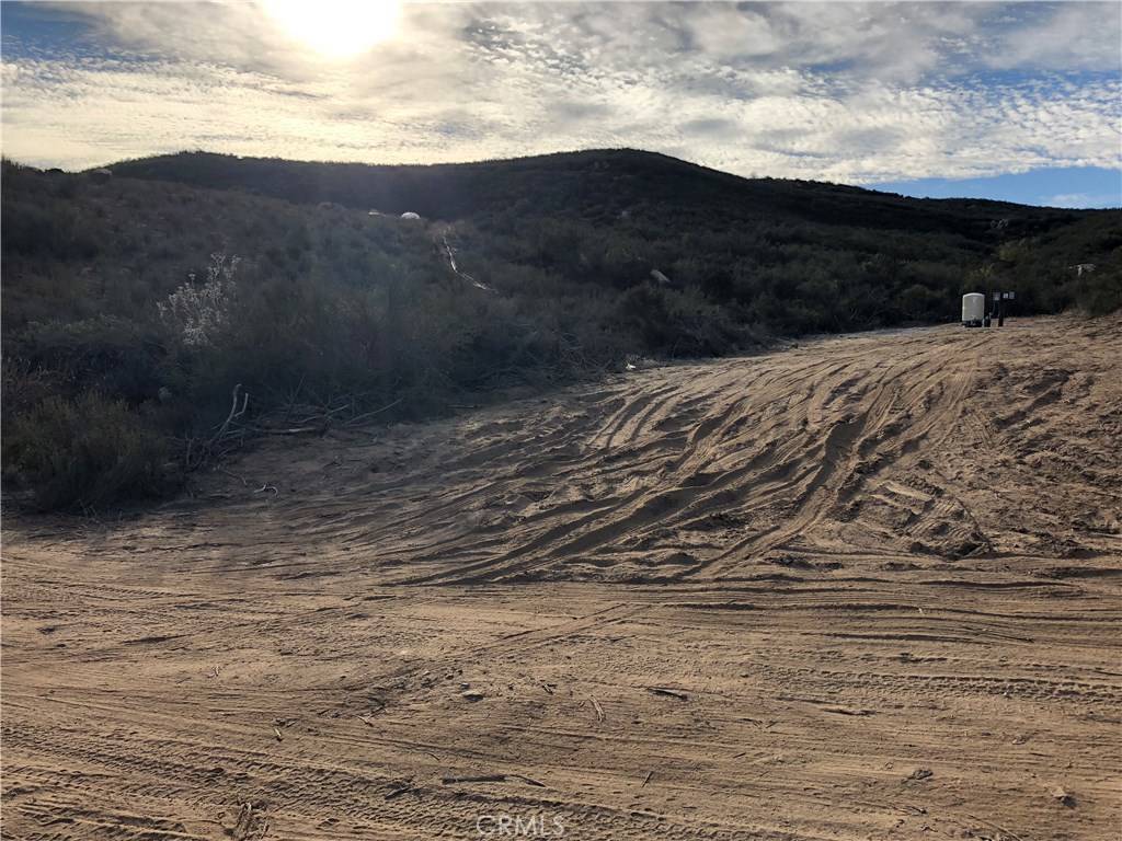 Hemet, CA 92543,33120 Newby RD