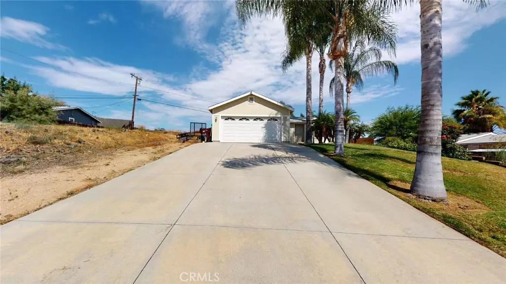 Canyon Lake, CA 92587,28670 Hampshire DR