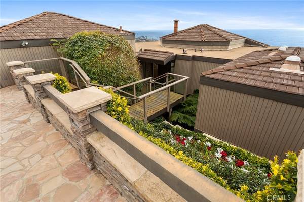 18 N Vista De Catalina, Laguna Beach, CA 92651