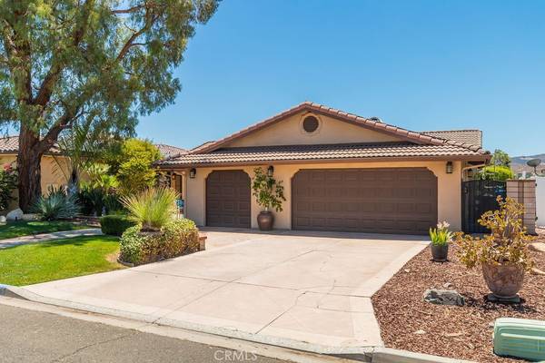 23075 Compass DR, Canyon Lake, CA 92587