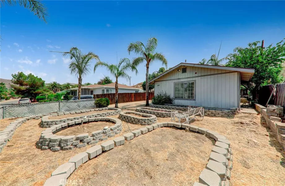 258 E Hill St, Lake Elsinore, CA 92530