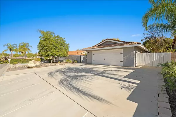 Canyon Lake, CA 92587,23360 Gray Fox DR