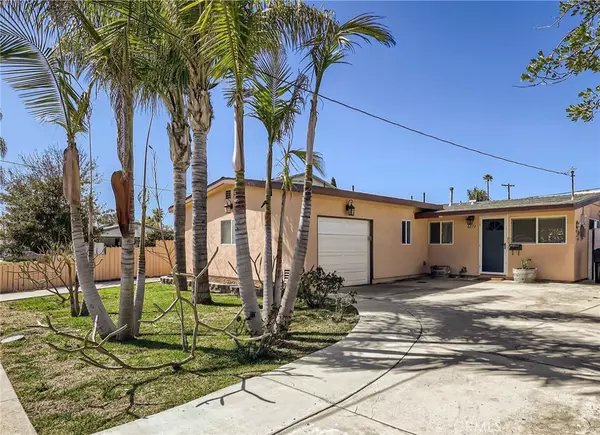 6272 Amber Lake AVE, San Diego, CA 92119