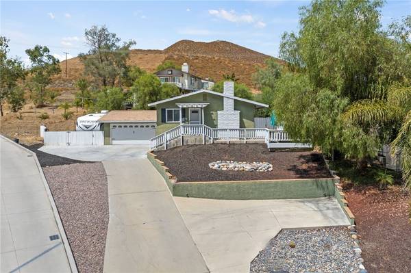 29664 Smugglers Point DR, Canyon Lake, CA 92587