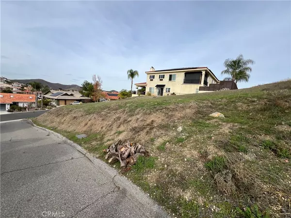 22922 Gold Rush, Canyon Lake, CA 92587