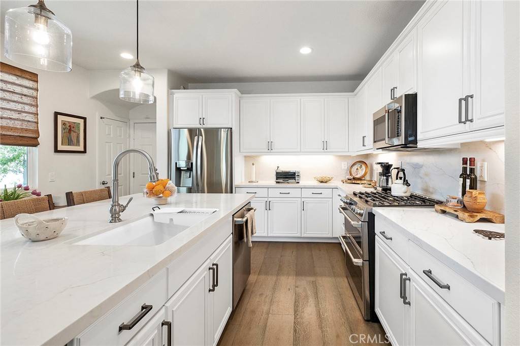 Murrieta, CA 92562,35724 Kittentails LN