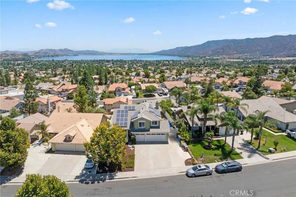 Lake Elsinore, CA 92530,29340 Breakwater